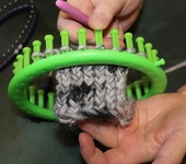 Мастер-класс - Учимся вязать на луме (LOOM KNITTING). Урок1. Лицевые петли